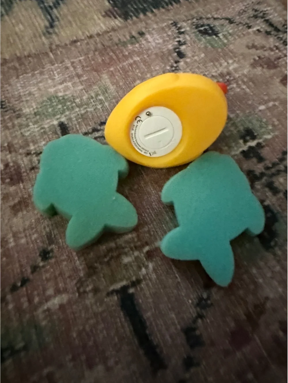 Yellow duck thermometer and bonus bath toys baby toddler